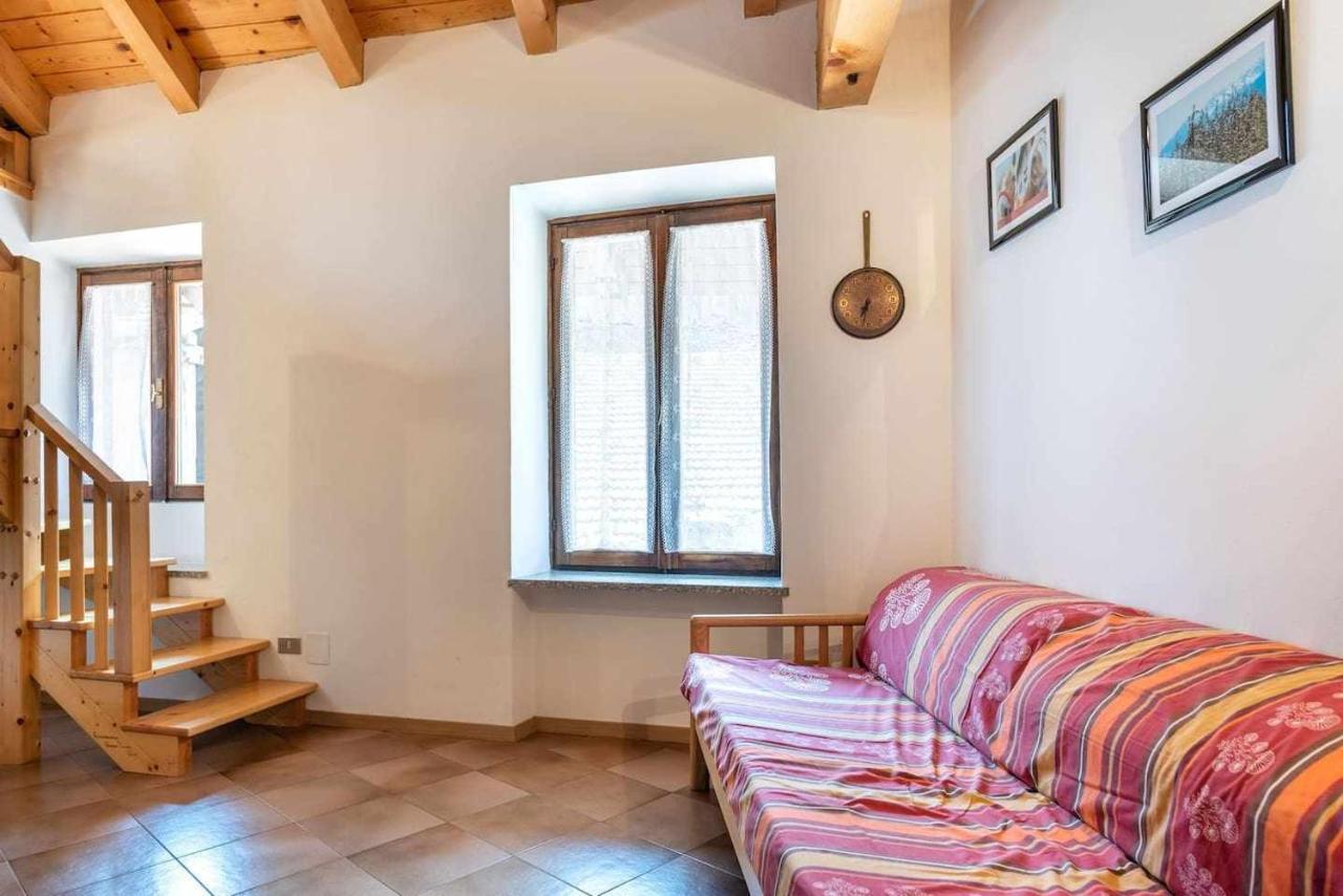 Apartamento Dimora al Portico Cloz OSPITAR Exterior foto